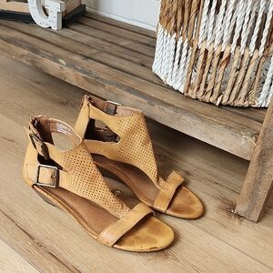 Rampage Tan Sandals, 8.5